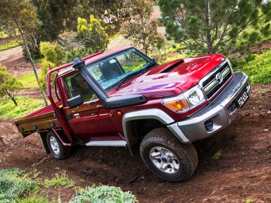 2016 Toyota LandCruiser 70 Series Single Cab Chassis GXL differential lock
