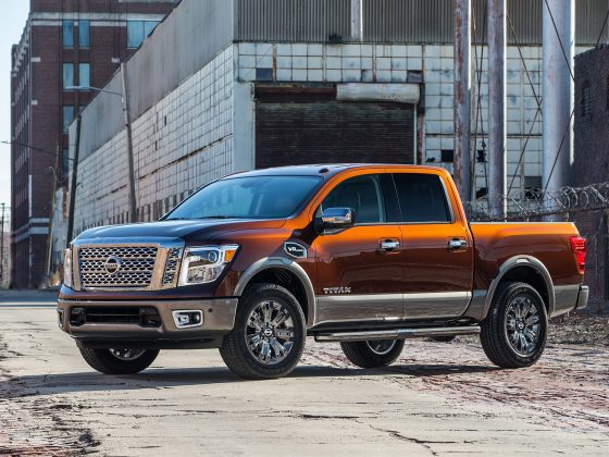 2017 Nissan TITAN Crew Cab