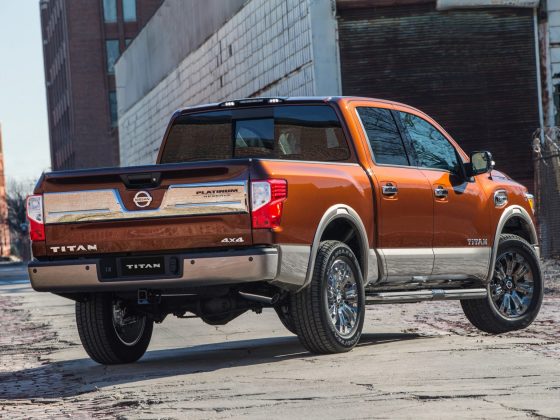 2017 Nissan TITAN Crew Cab