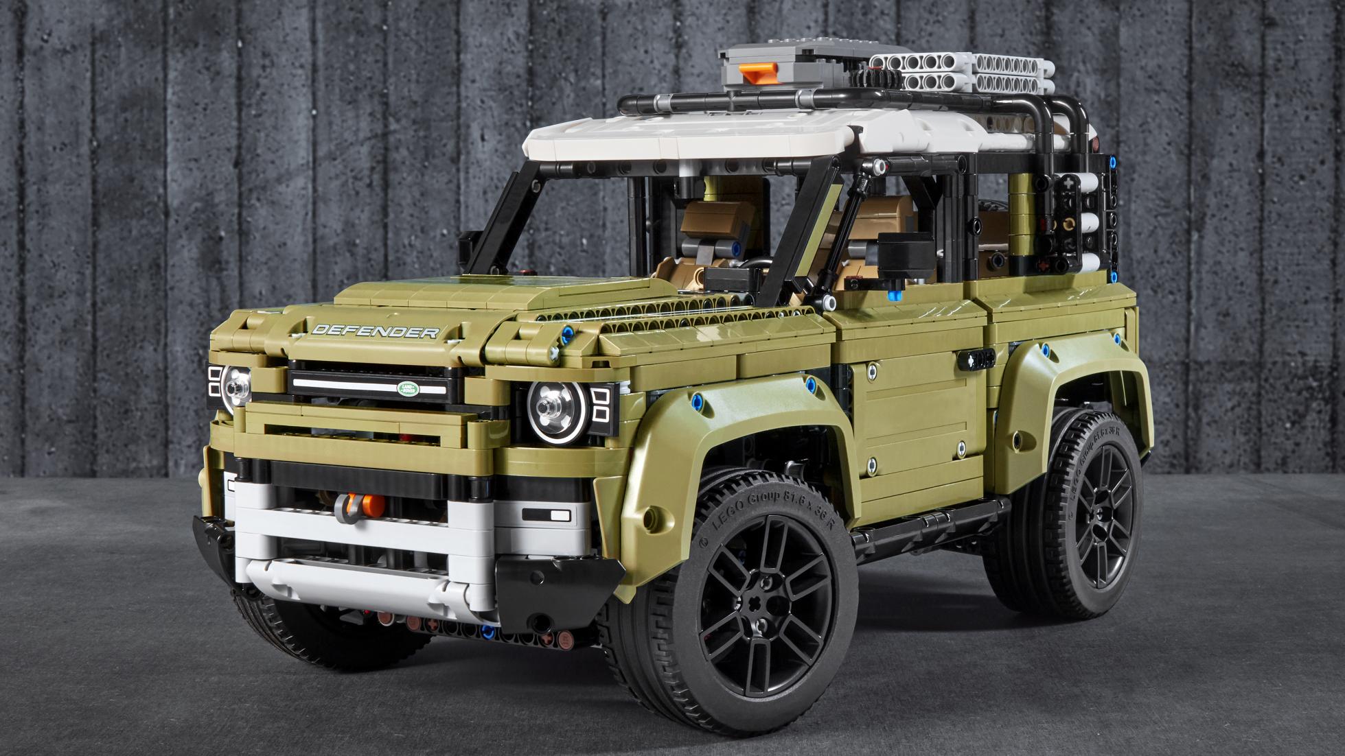 Lego Technic Land Rover Defender has low-range and more