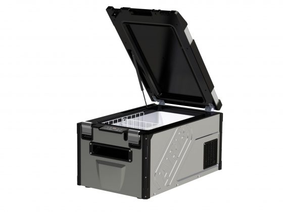 The gas strut is is an awesome idea, and a great innovation for the fridge segment. It holds the lid open, no matter where you leave it.