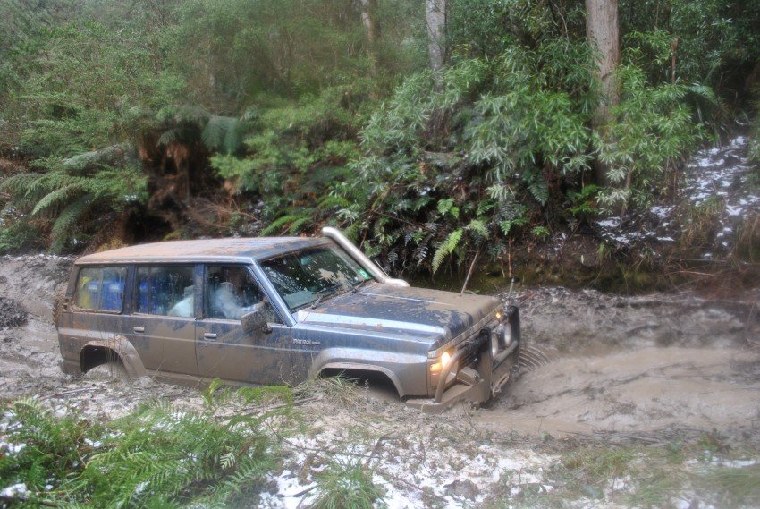 4X4 Tips: 5 Tips for Stress-Free Mud Driving