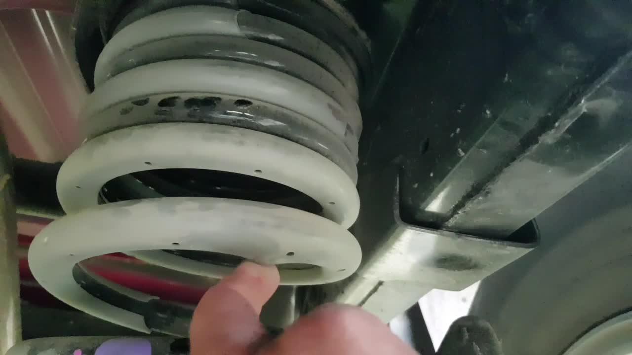 Have a closer look at the 2018 Navara’s new dual-rate coils
