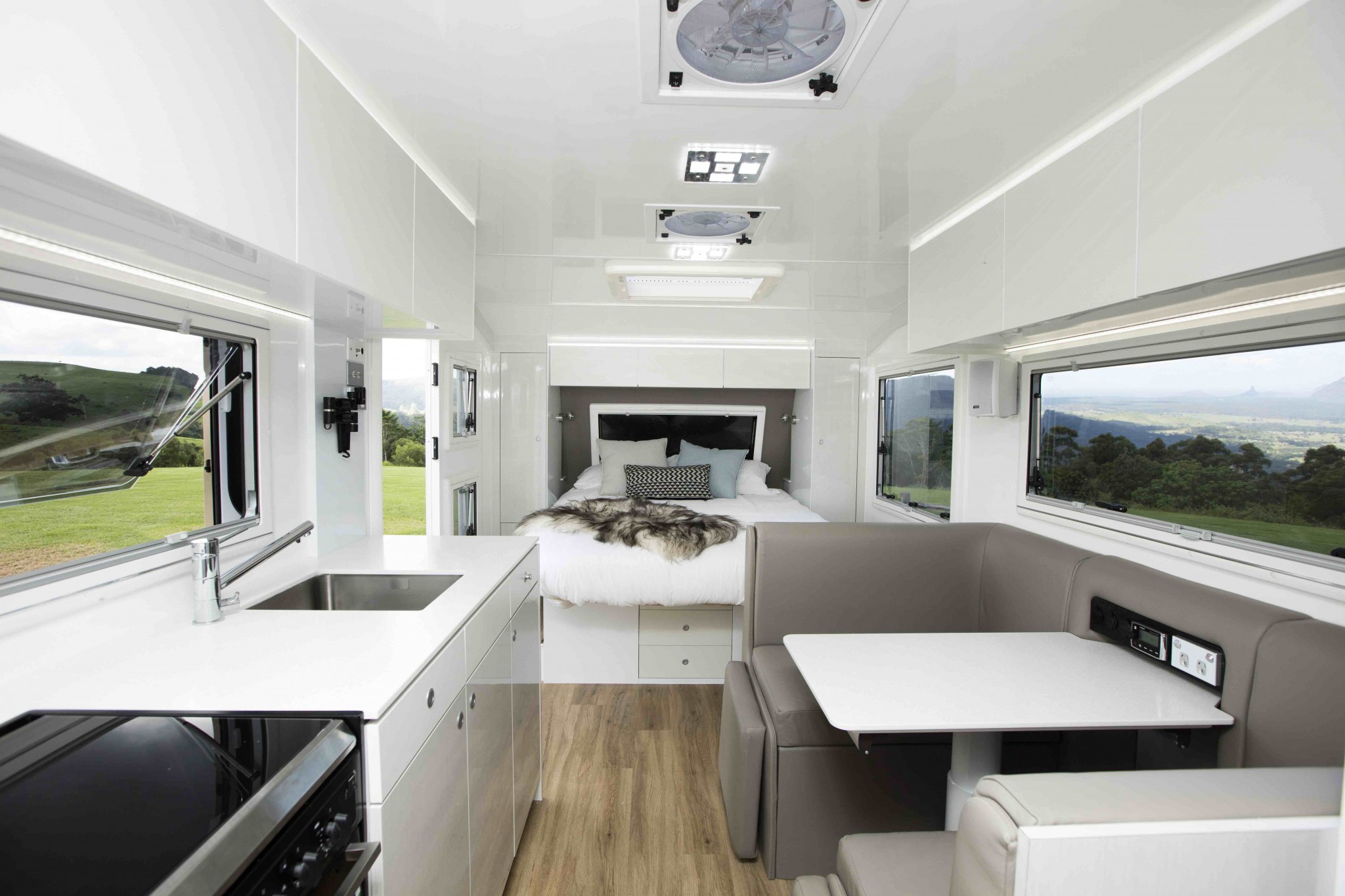 Zone RV5323 Pat Callinan's 4X4 Adventures