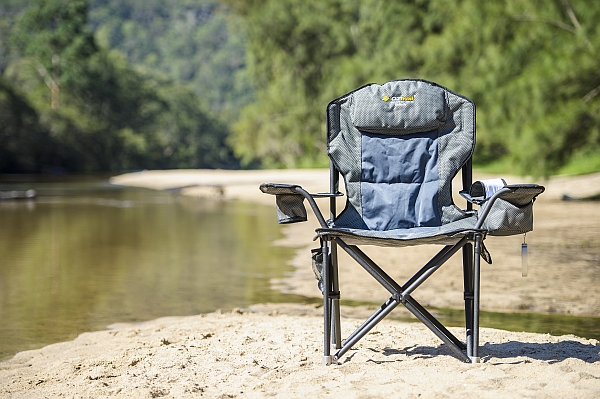 Oztrail titan elite outlet chair